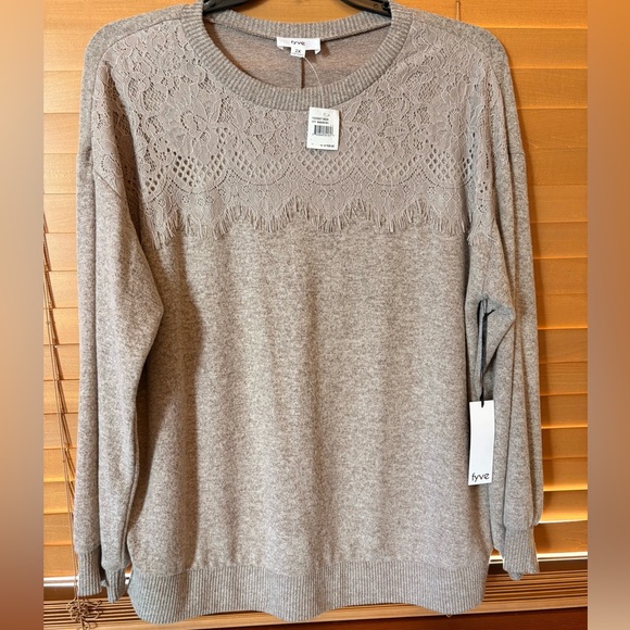 Fyve NWT Beige Women's Lace Detail Sweater, so soft and lightweight Size 2X - Picture 6 of 6